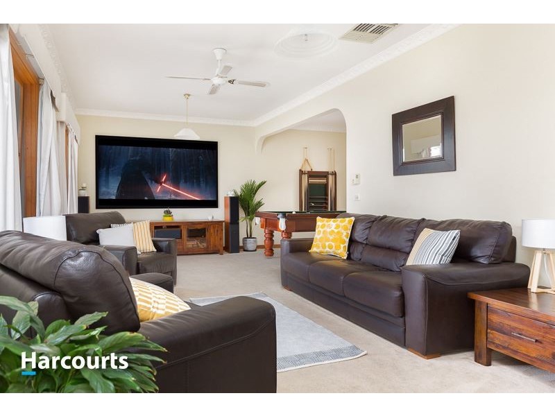 16 Lodge Crescent, Berwick VIC 3806