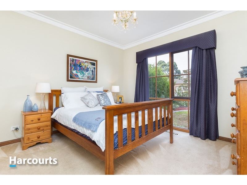 16 Lodge Crescent, Berwick VIC 3806