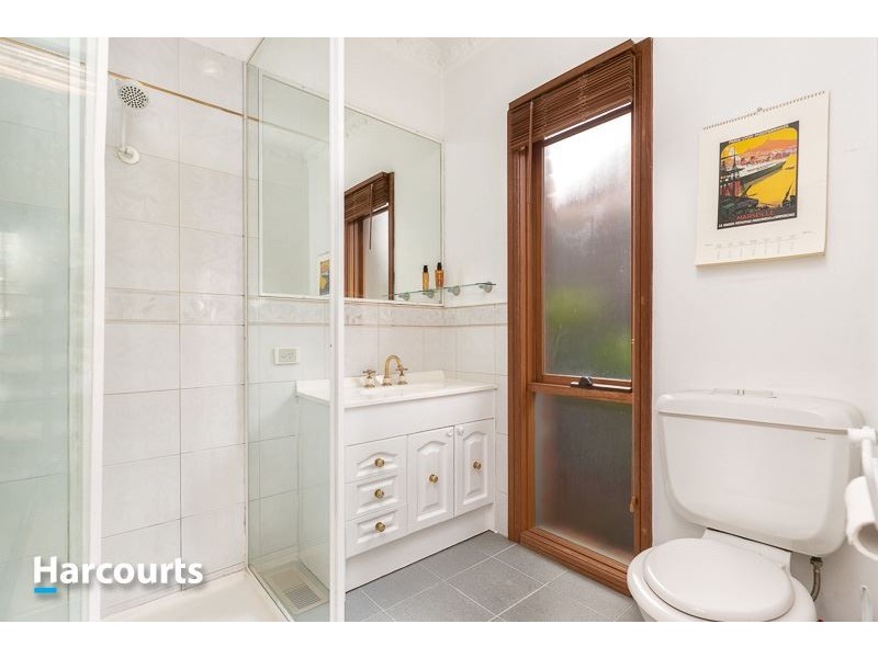 16 Lodge Crescent, Berwick VIC 3806