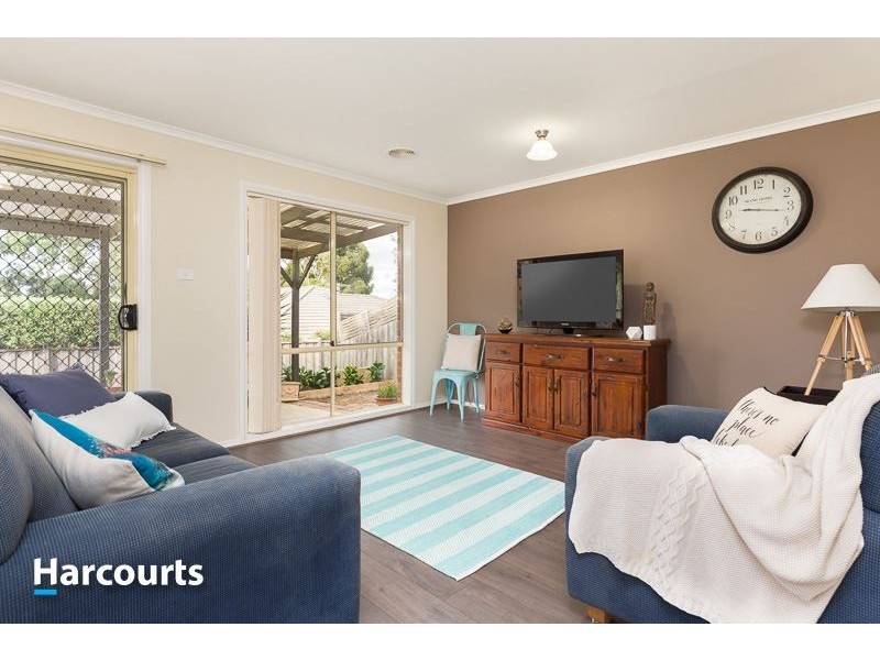 8 Marina Court, Berwick VIC 3806