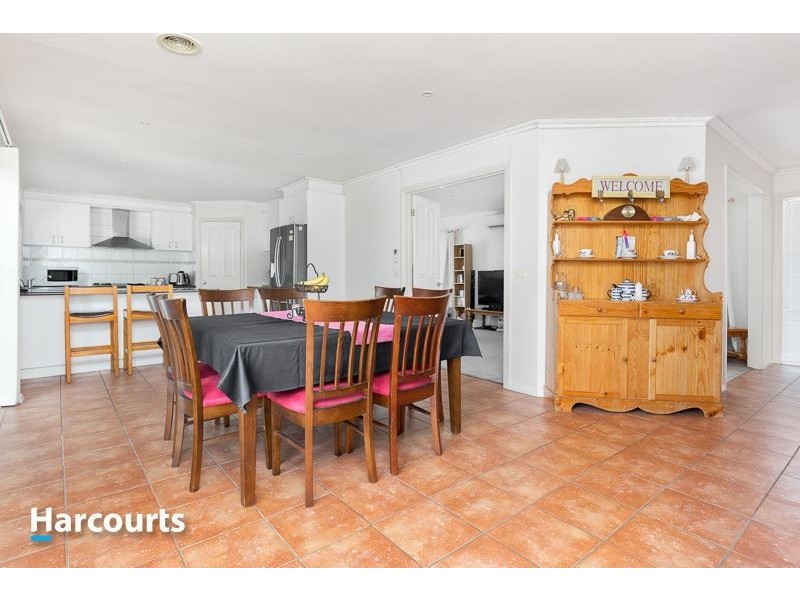 48 Chirnside Road, Berwick VIC 3806