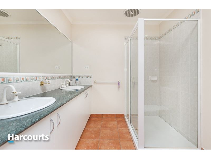 48 Chirnside Road, Berwick VIC 3806