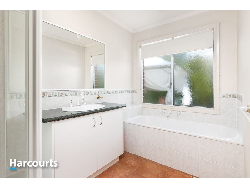 48 Chirnside Road, Berwick VIC 3806