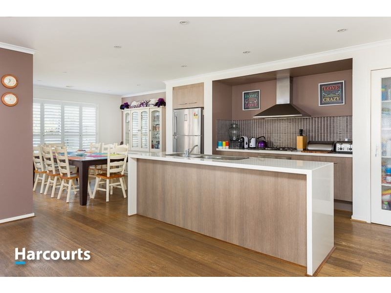 4 Michigan Grange, Pakenham VIC 3810