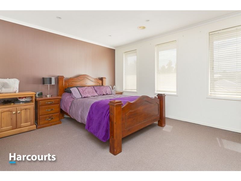 4 Michigan Grange, Pakenham VIC 3810