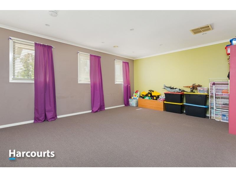 4 Michigan Grange, Pakenham VIC 3810