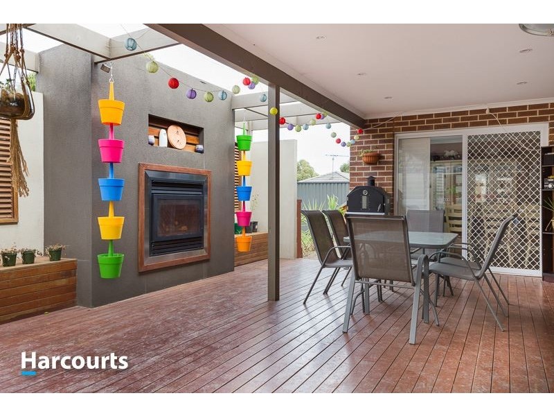 4 Michigan Grange, Pakenham VIC 3810