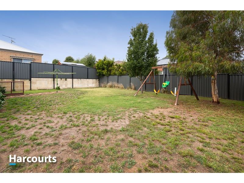 4 Michigan Grange, Pakenham VIC 3810