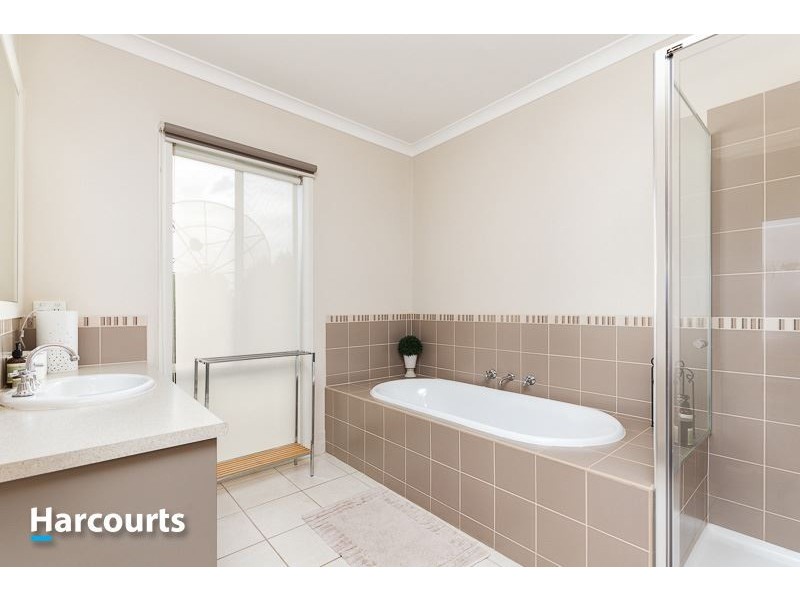 57 Bridgewater Boulevard, Berwick VIC 3806