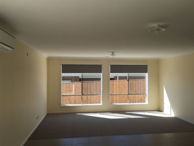 15 Hazelnut Boulevard, Berwick VIC 3806