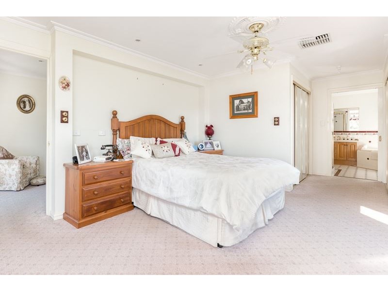 19 Louise Baille Avenue, Narre Warren South VIC 3805