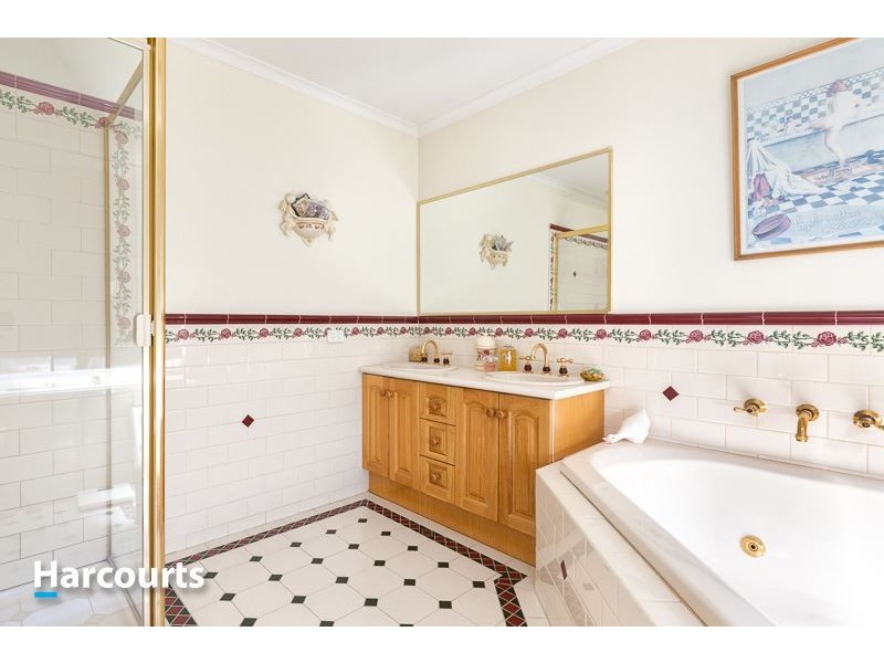 19 Louise Baille Avenue, Narre Warren South VIC 3805