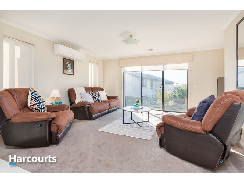 18 Vivienne Way, Berwick VIC 3806