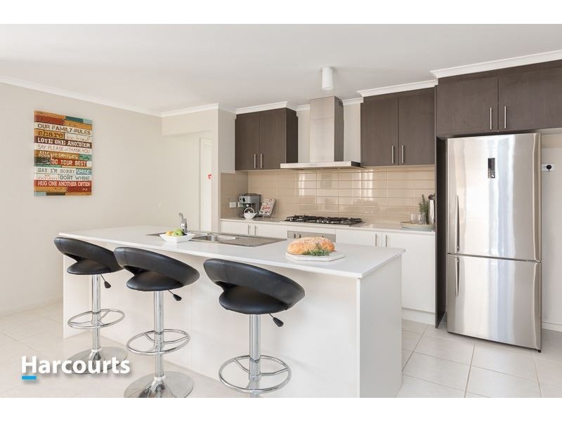 18 Vivienne Way, Berwick VIC 3806