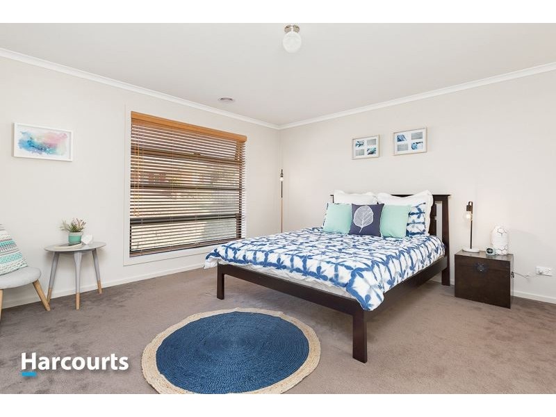 18 Vivienne Way, Berwick VIC 3806