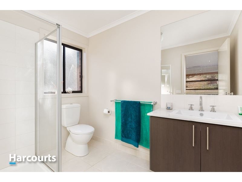 18 Vivienne Way, Berwick VIC 3806