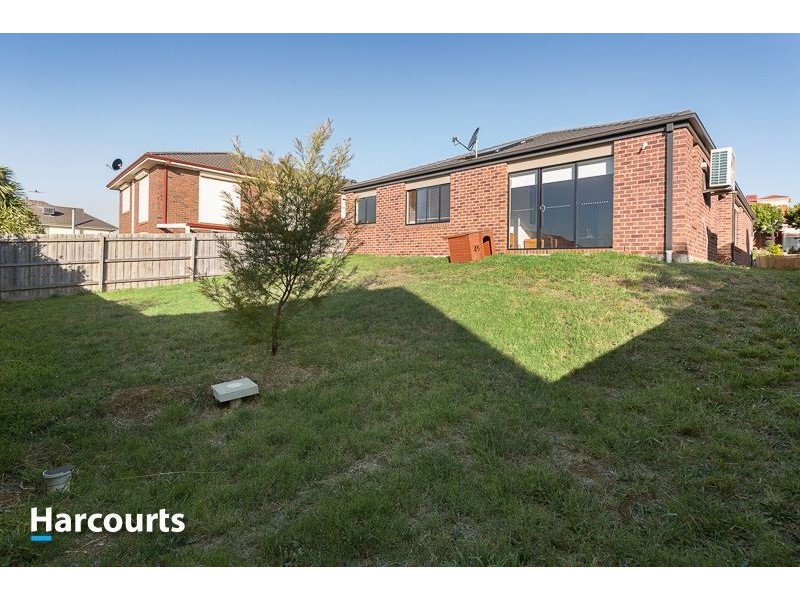 18 Vivienne Way, Berwick VIC 3806