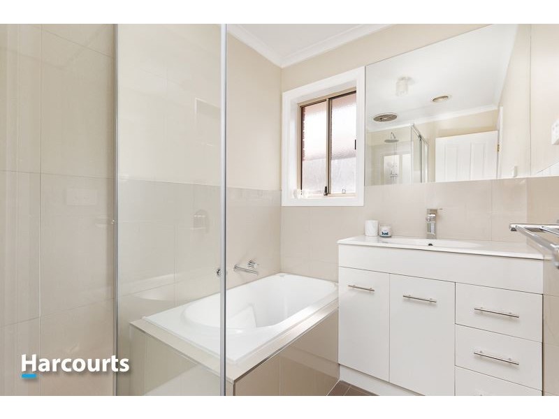 16 Balmaceda Court, Berwick VIC 3806