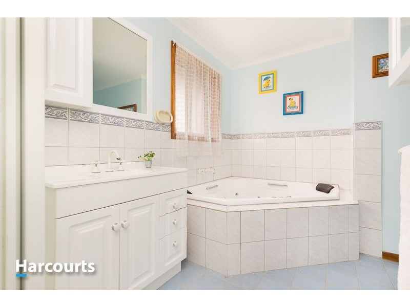 19 Templeton Crescent, Pakenham VIC 3810