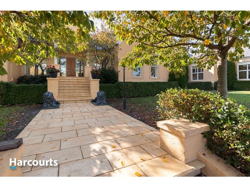 12-14 Caserta Drive, Berwick VIC 3806