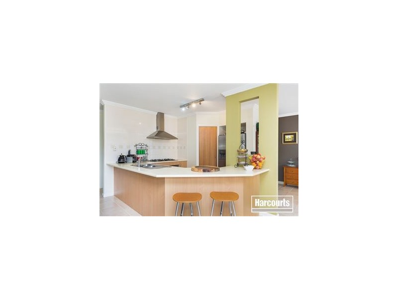 8 Hamdon Green, Berwick VIC 3806