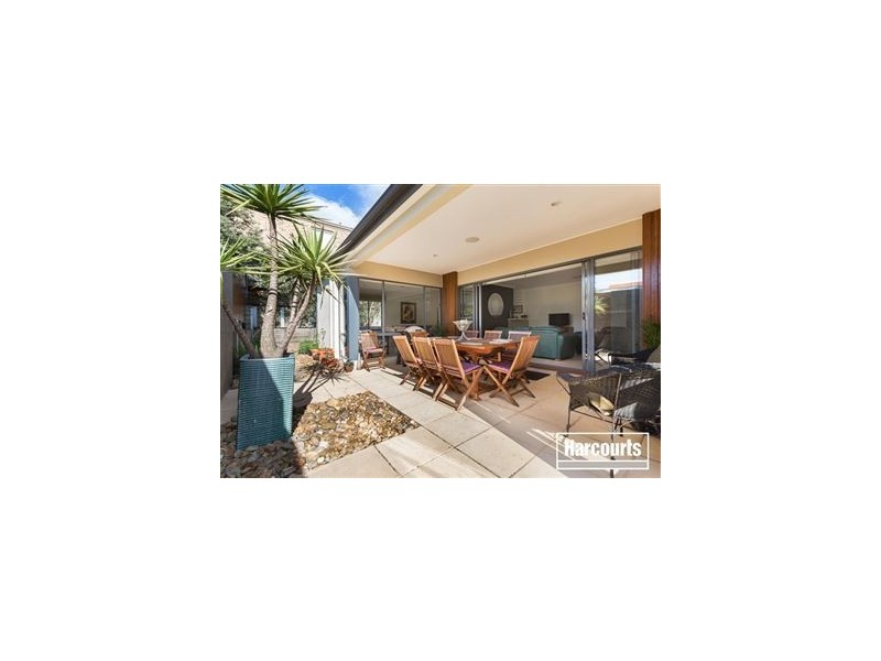 8 Hamdon Green, Berwick VIC 3806