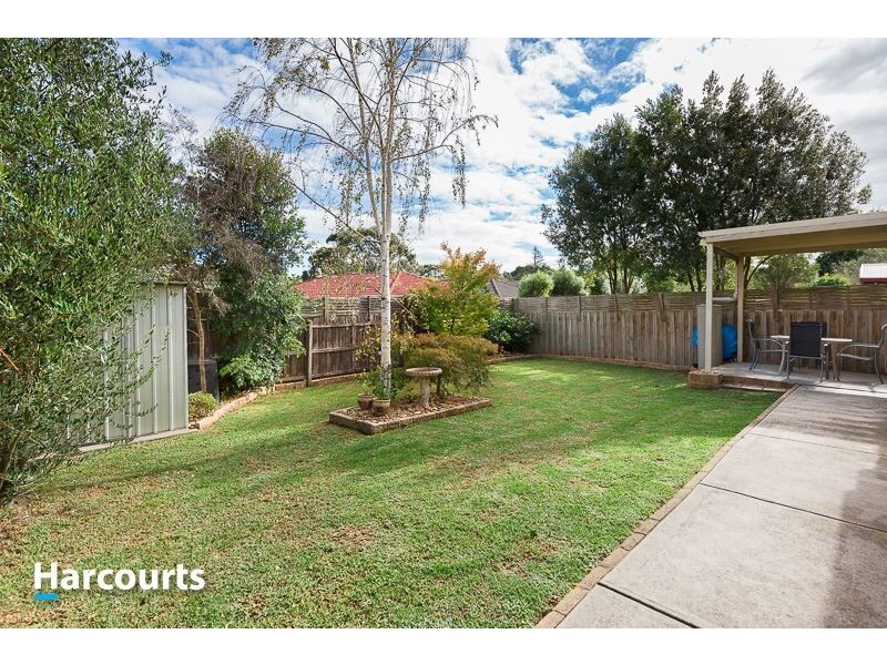 35 Allunga Parade, Berwick VIC 3806