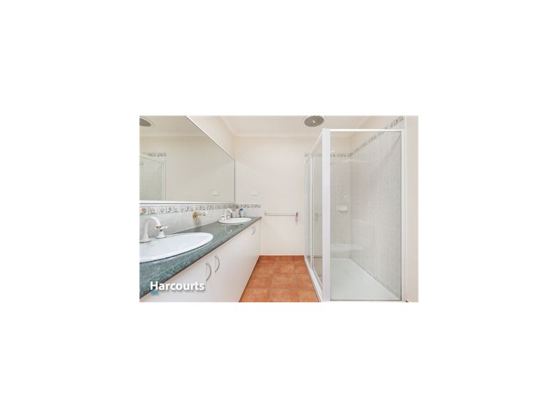 48 Chirnside Road, Berwick VIC 3806