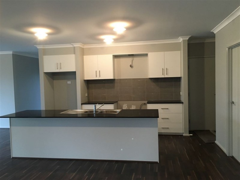 39 Lemongrove Place, Berwick VIC 3806