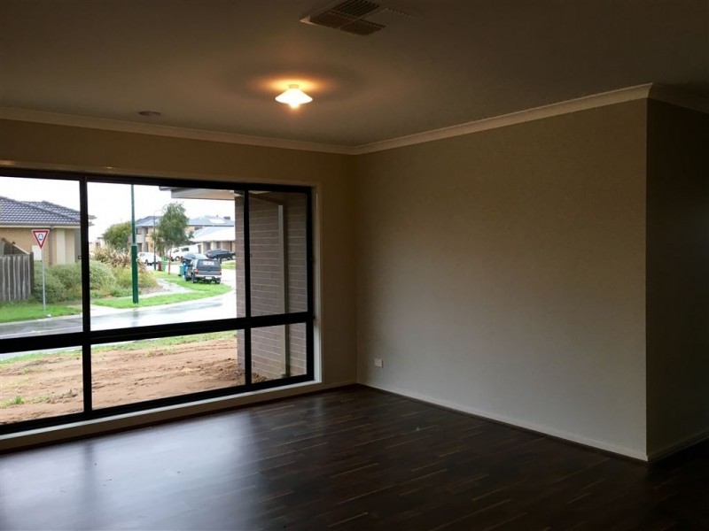 39 Lemongrove Place, Berwick VIC 3806