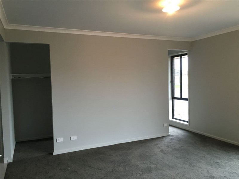 39 Lemongrove Place, Berwick VIC 3806