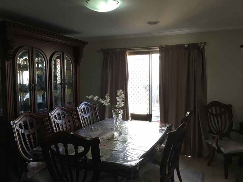 12 Chong Court, Berwick VIC 3806