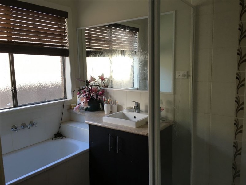 12 Chong Court, Berwick VIC 3806