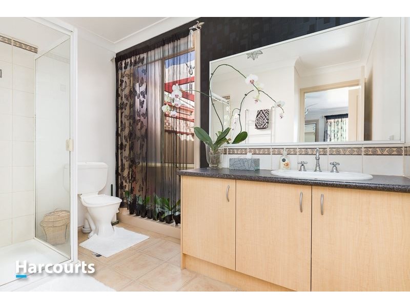 29 Wilona Way, Berwick VIC 3806