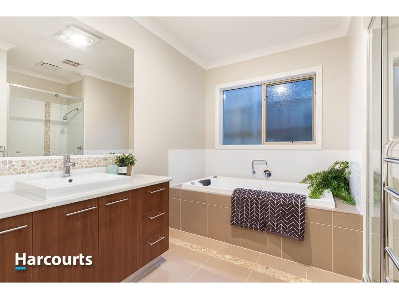 3 Siandra Place, Berwick VIC 3806