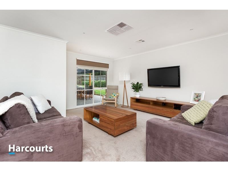 30 Coolabah Grove, Berwick VIC 3806