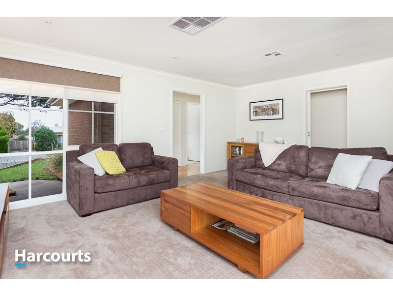 30 Coolabah Grove, Berwick VIC 3806