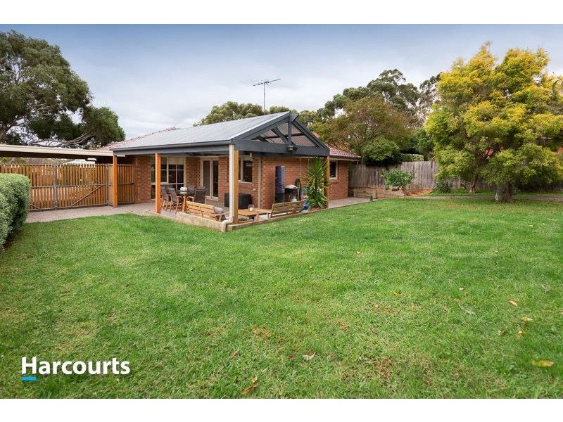 30 Coolabah Grove, Berwick VIC 3806
