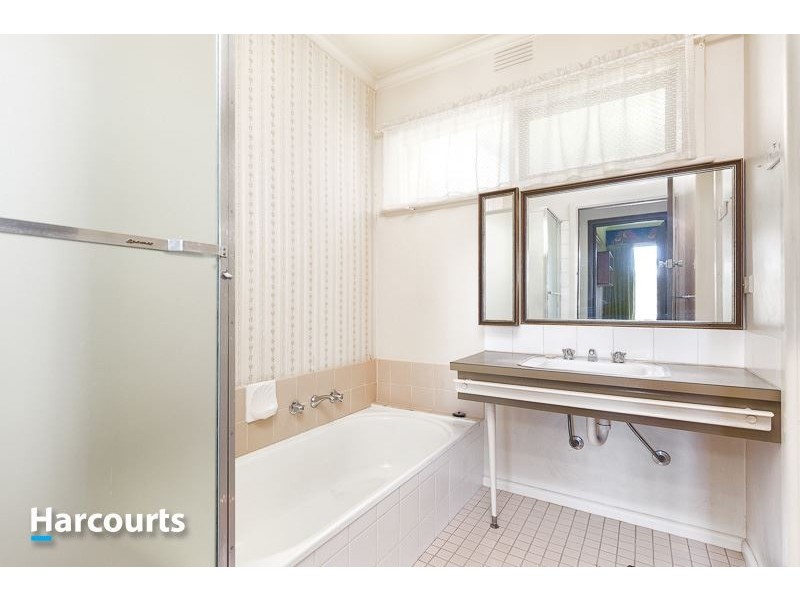 8 Anne Street, Berwick VIC 3806