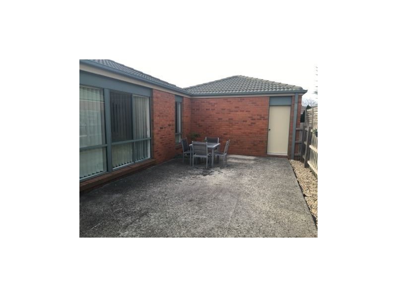 15 Glenn Erin Way, Berwick VIC 3806