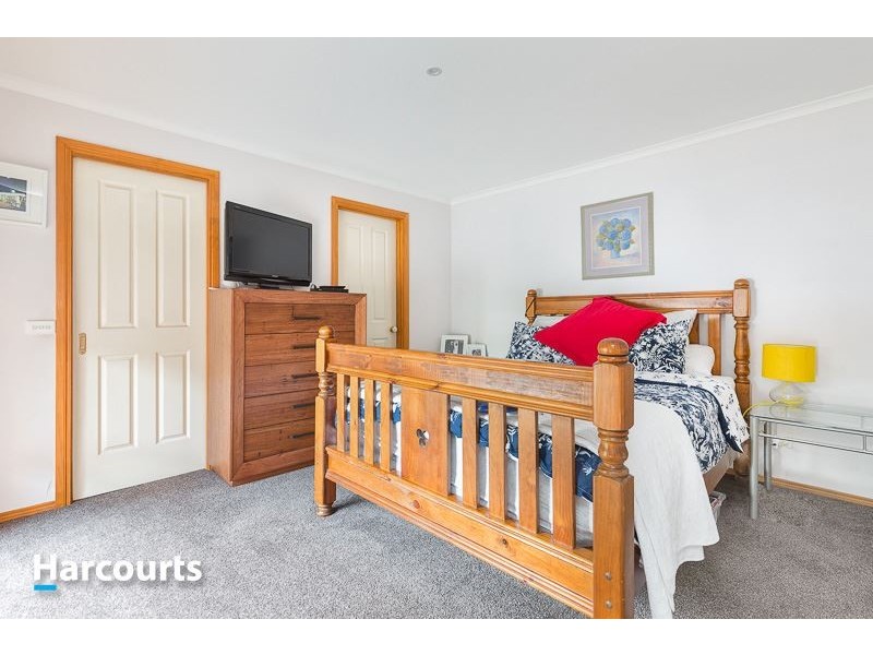 20 Jarryd Crescent, Berwick VIC 3806