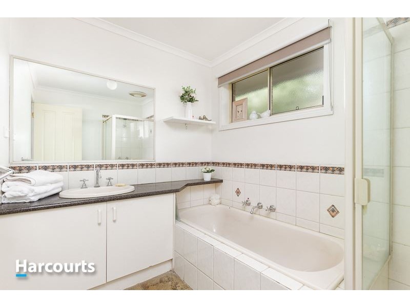 20 Jarryd Crescent, Berwick VIC 3806