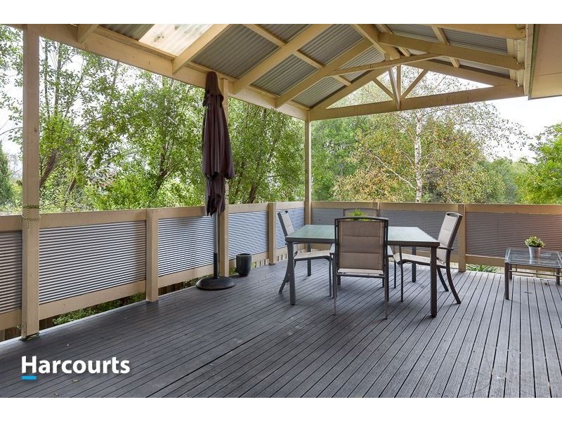 20 Jarryd Crescent, Berwick VIC 3806