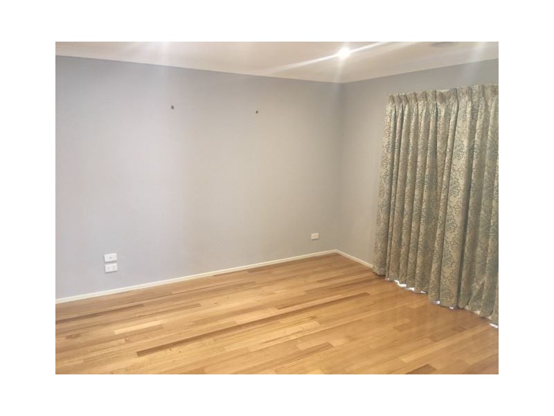 5 Adelong Court, Berwick VIC 3806