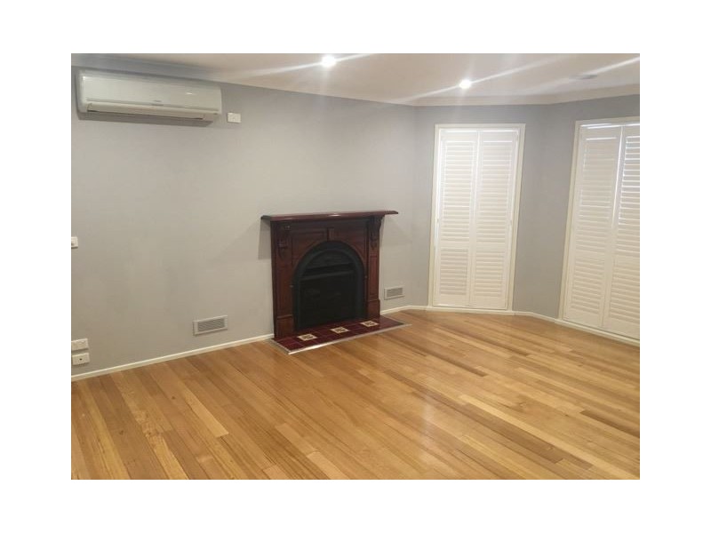 5 Adelong Court, Berwick VIC 3806