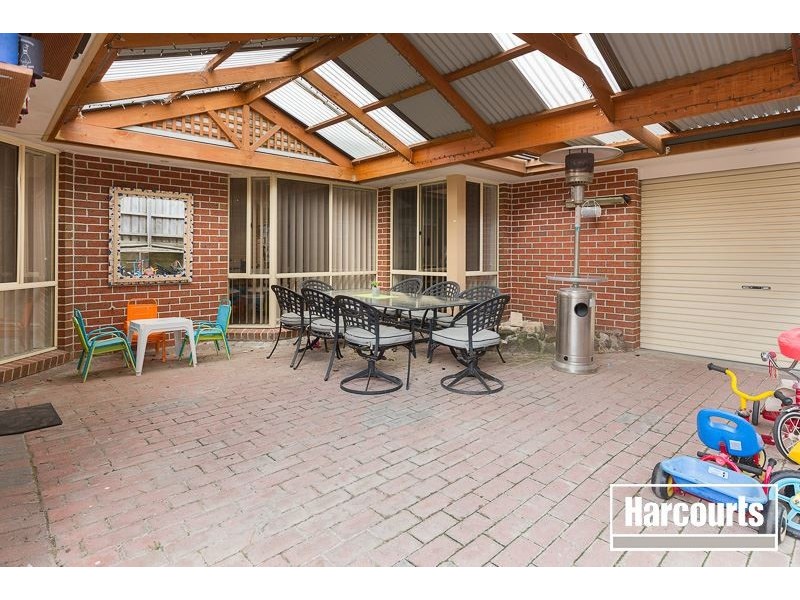 2 Nestle Retreat, Berwick VIC 3806