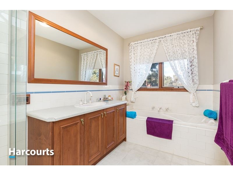 3 Don Collins Way, Berwick VIC 3806