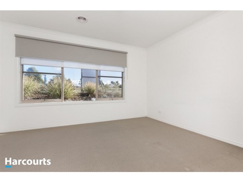 26 Hawkeseye Way, Cranbourne East VIC 3977