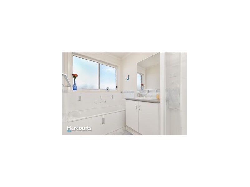 84 Ridgemont Drive, Berwick VIC 3806