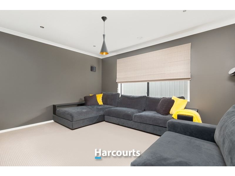 14 Peregrine Street, Cranbourne North VIC 3977